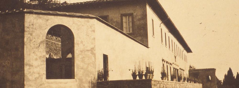 Photograph of the backside of Villa in 1913